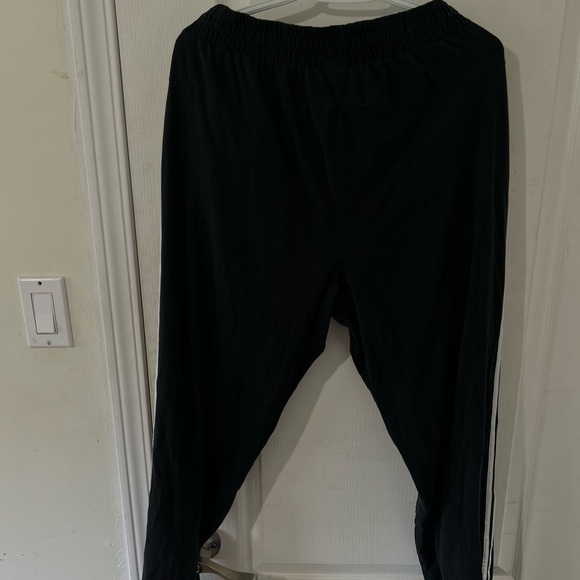 Adidas pants size: XL $45 IG: @SoleWorldWideHype - Picture 2 of 3